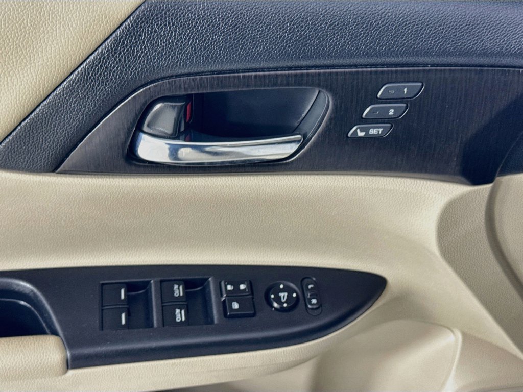 Used 2015 Honda Accord Touring image 21