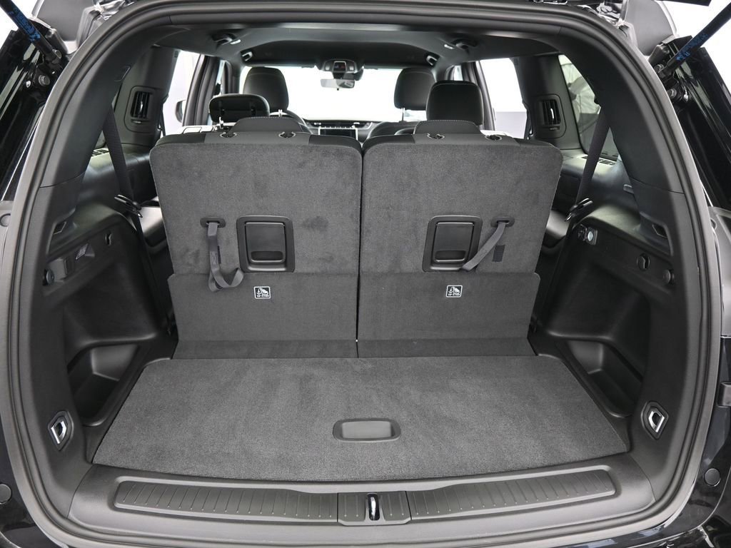 New 2026 Jeep Grand Cherokee L Laredo image 36