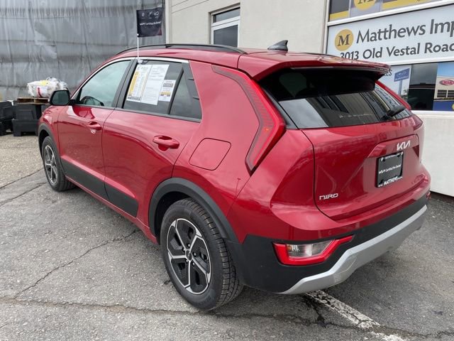 Certified 2023 Kia Niro EX image 3