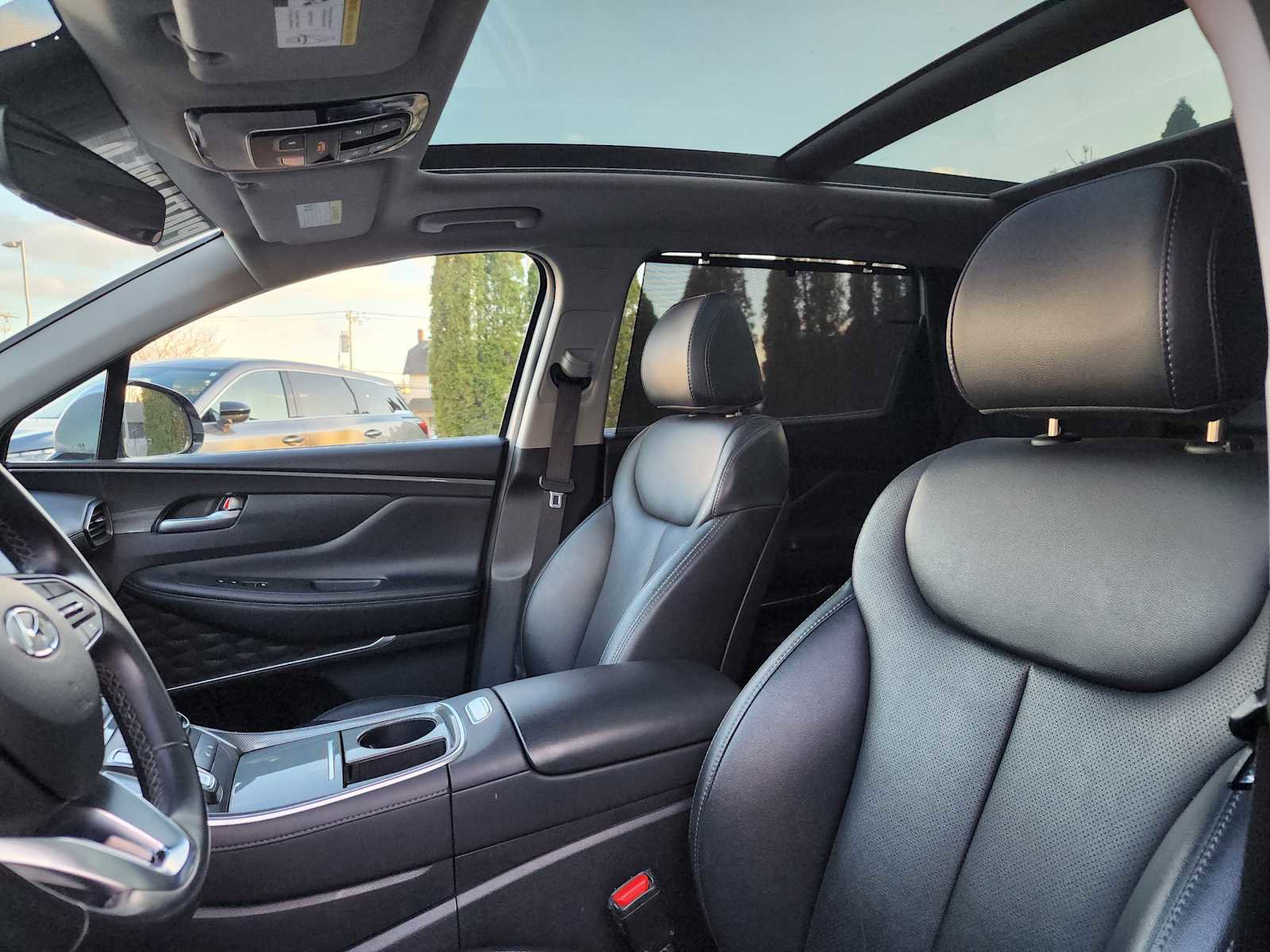 Used 2023 Hyundai Santa Fe SEL Premium image 5