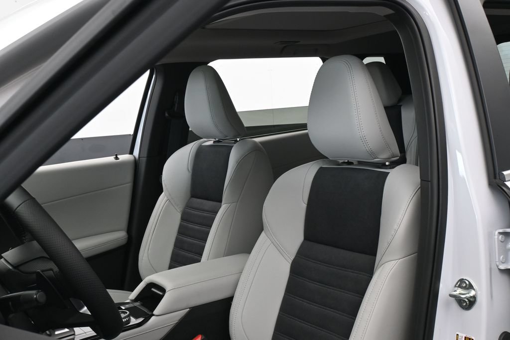 New 2026 Mitsubishi Outlander SE FWD image 10