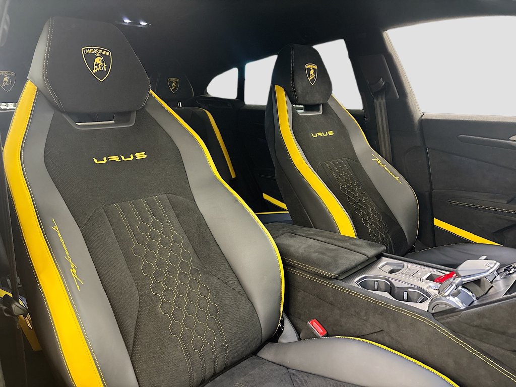 Used 2024 Lamborghini Urus Performante AWD/4WD image 15