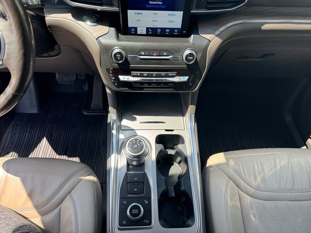Used 2020 Ford Explorer Platinum w/ Premium Technology Package AWD/4WD image 10
