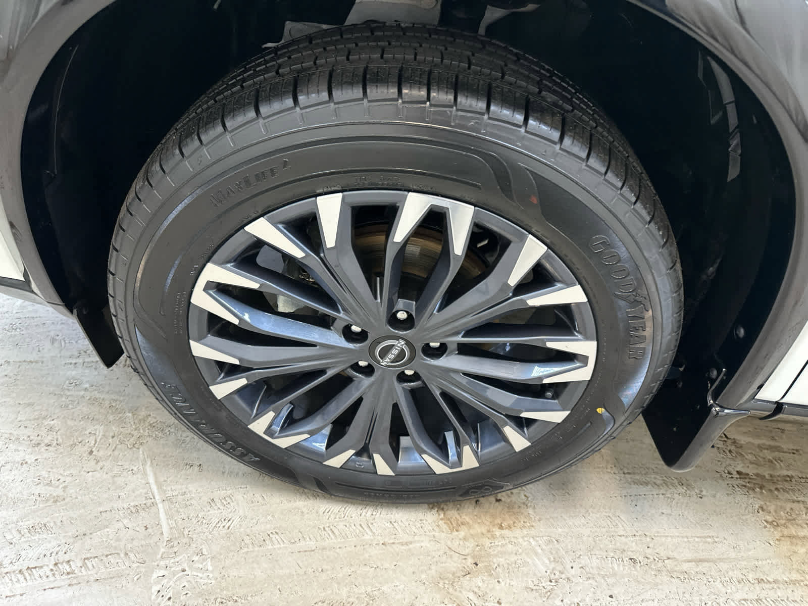 Certified 2025 Nissan Rogue Platinum image 12