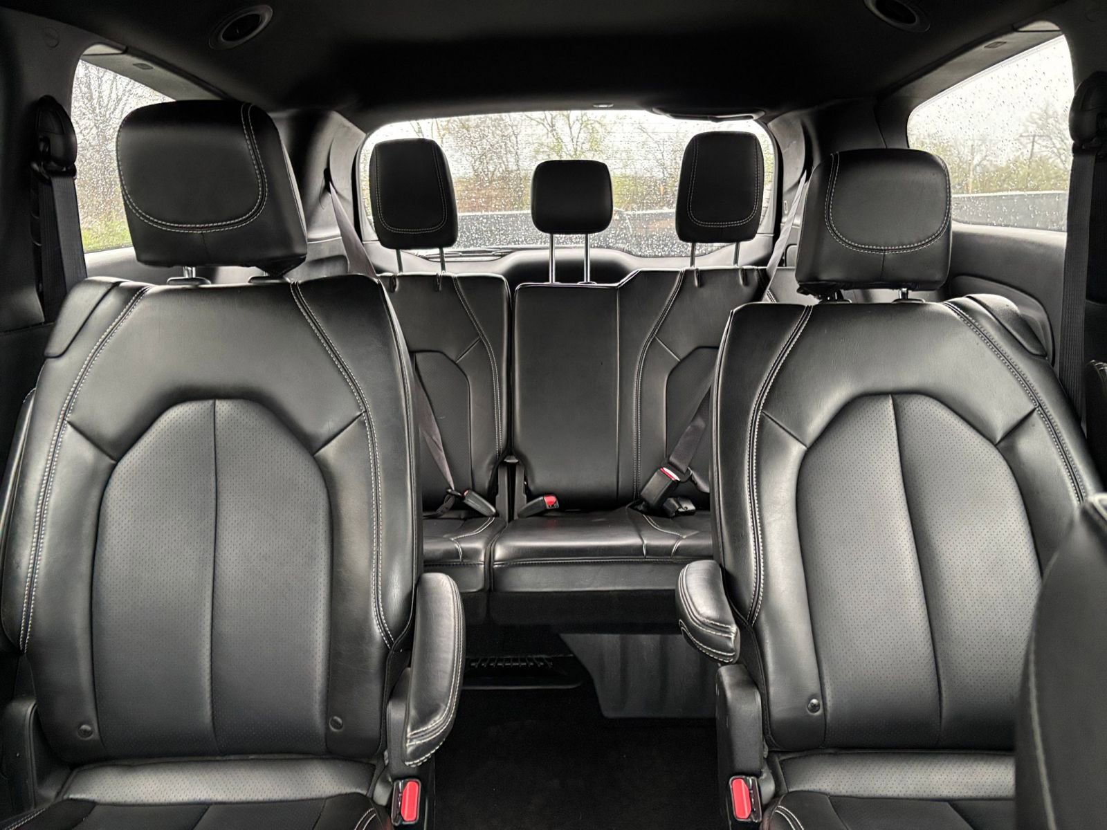 Used 2025 Chrysler Pacifica Select image 41