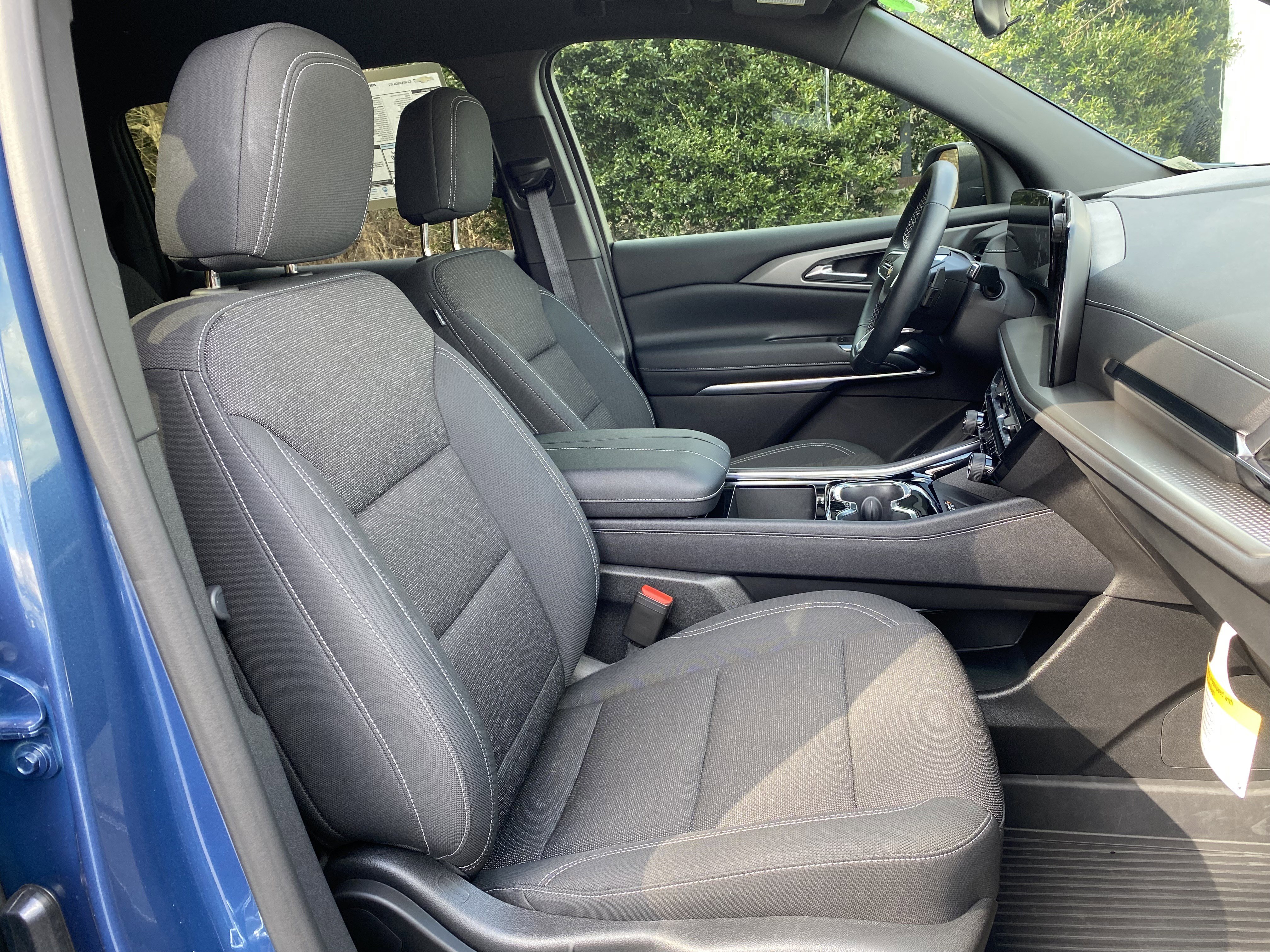 Used 2026 Chevrolet Traverse LT image 33