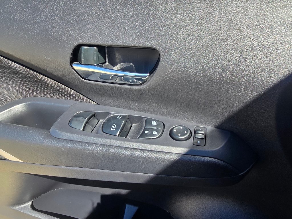 Used 2024 Nissan Kicks SV FWD image 19