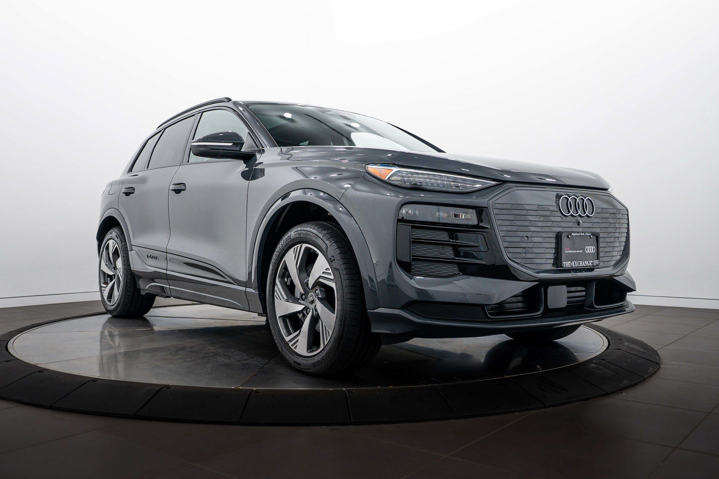 Used 2025 Audi Q6 e-tron Premium Plus w/ Premium Plus AWD/4WD image 1