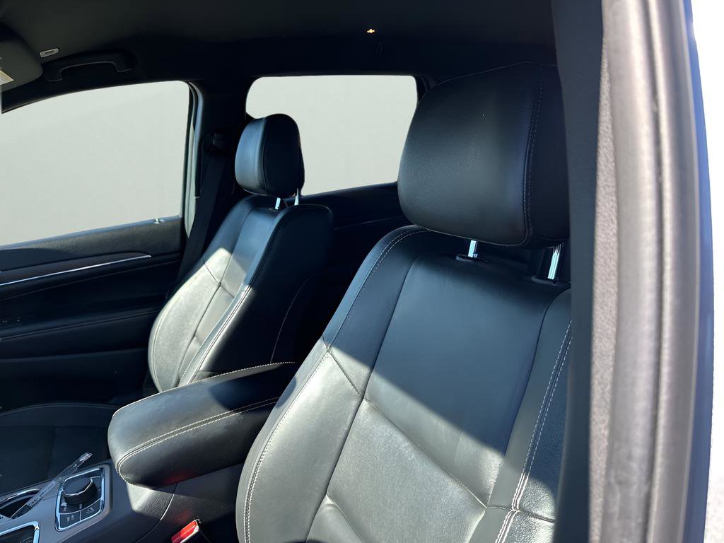 Used 2017 Jeep Grand Cherokee Limited w/ Trailer Tow Group IV image 27