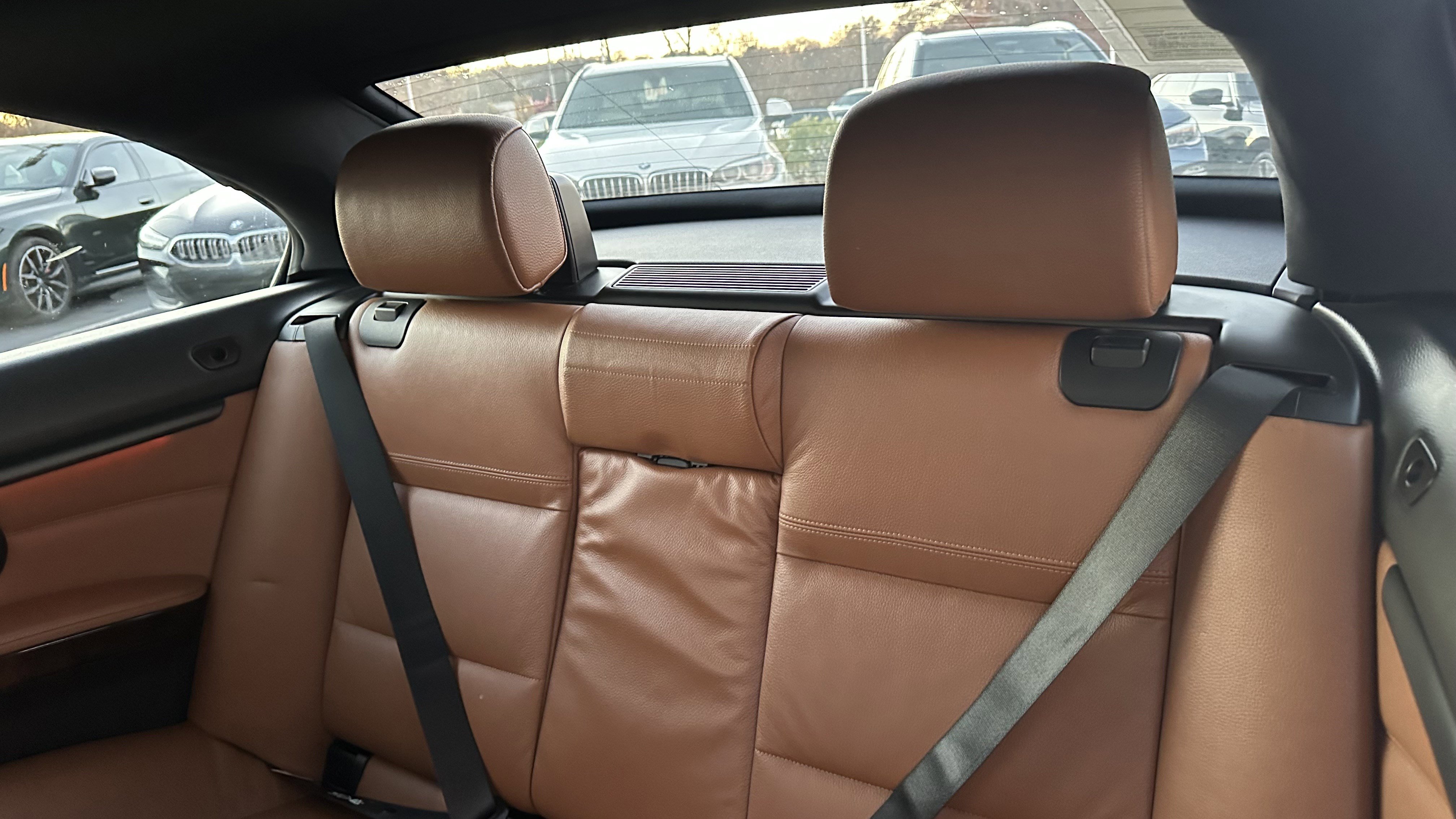 Used 2011 BMW 335i Convertible image 32