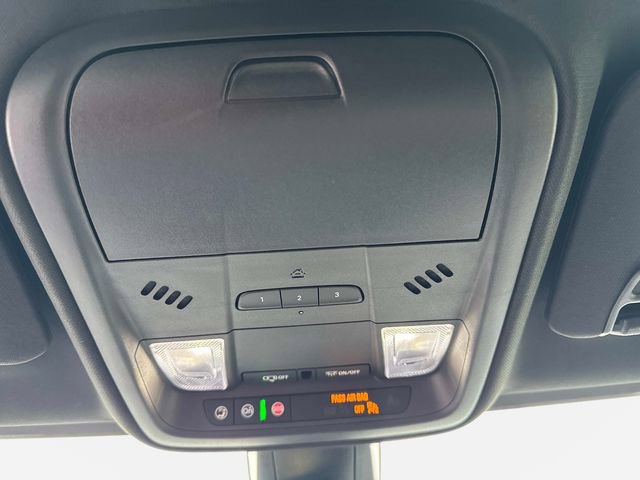 New 2025 Cadillac XT5 Luxury image 19