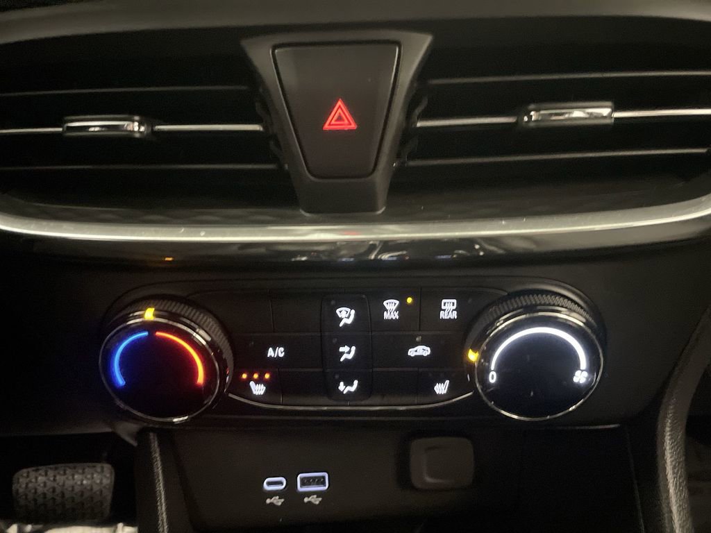 Used 2025 Buick Encore GX Preferred w/ Comfort Package image 12