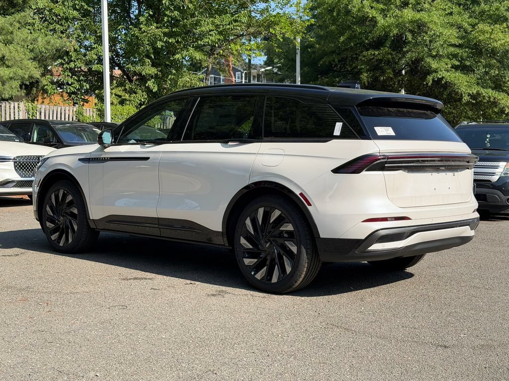 New 2026 Lincoln Nautilus Reserve w/ Jet Appearance Package AWD/4WD image 4