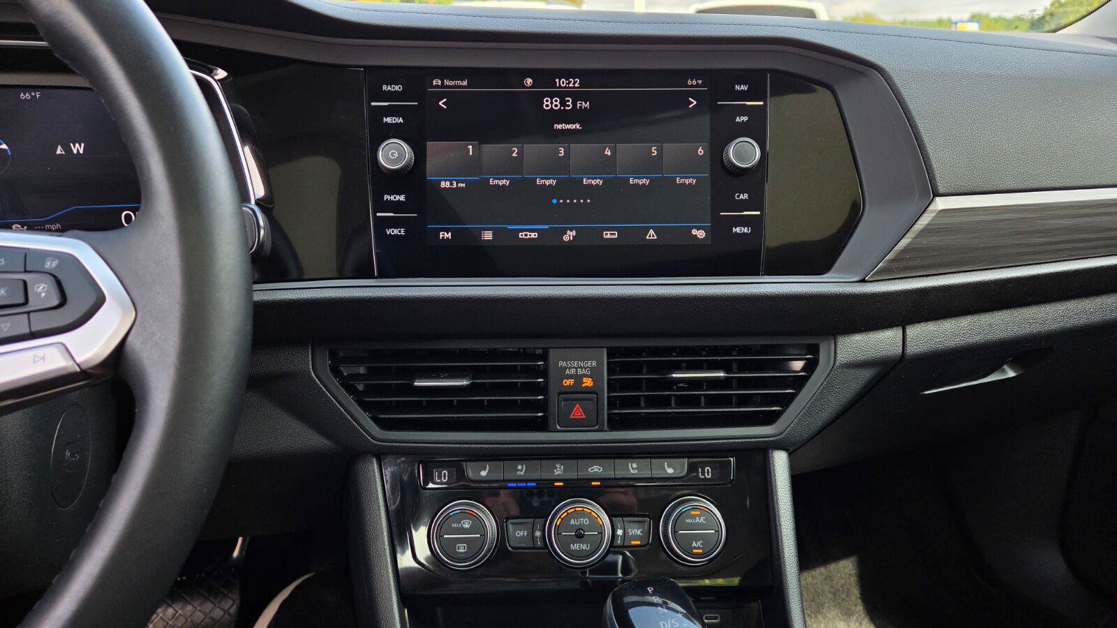 Certified 2023 Volkswagen Jetta SEL FWD image 32
