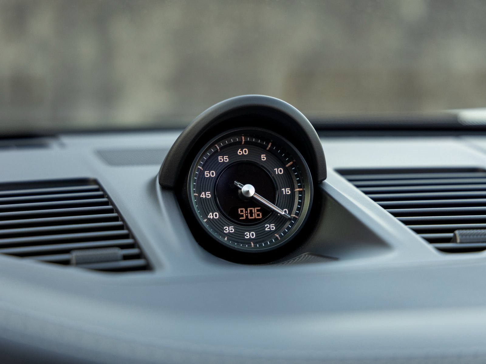 Certified 2025 Porsche 911 Carrera image 39