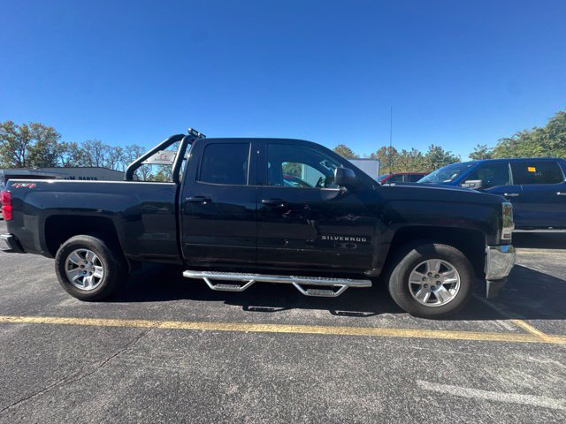 Used 2018 Chevrolet Silverado 1500 LT w/ All Star Edition AWD/4WD image 4