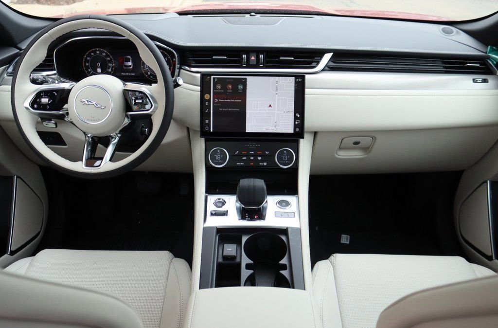 Used 2026 Jaguar F-PACE R-Dynamic S image 10