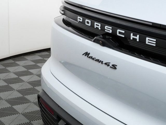 New 2026 Porsche Macan 4S Electric image 37