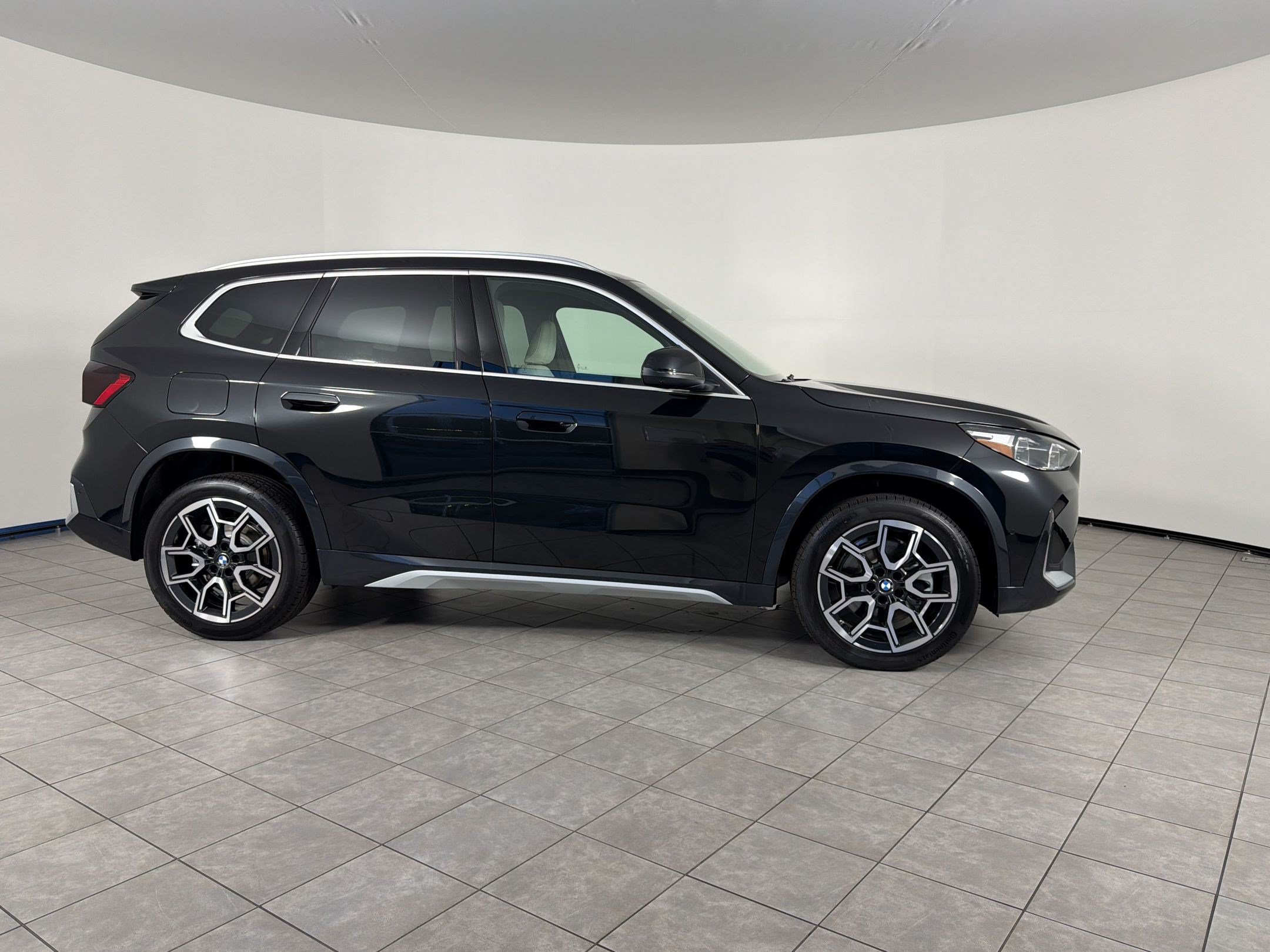 New 2026 BMW X1 xDrive28i w/ Technology Package AWD/4WD image 8
