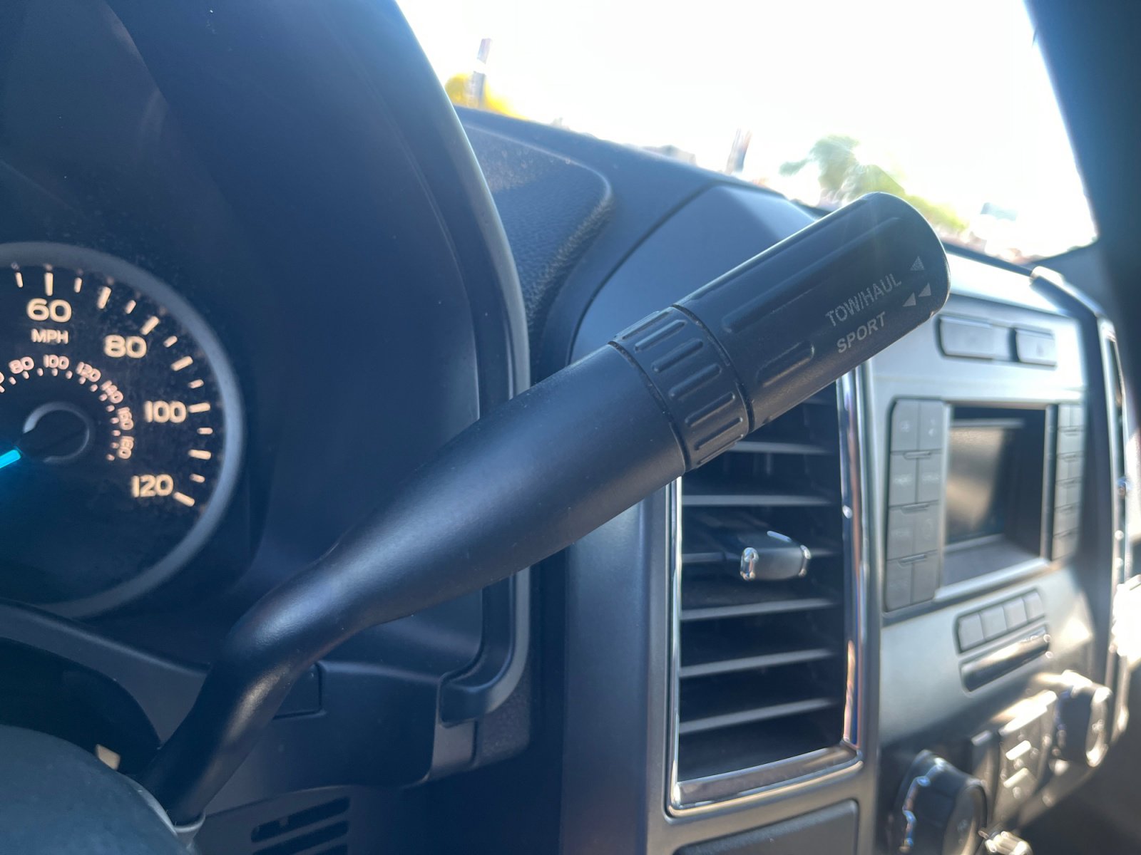 Used 2016 Ford F150 XLT image 11