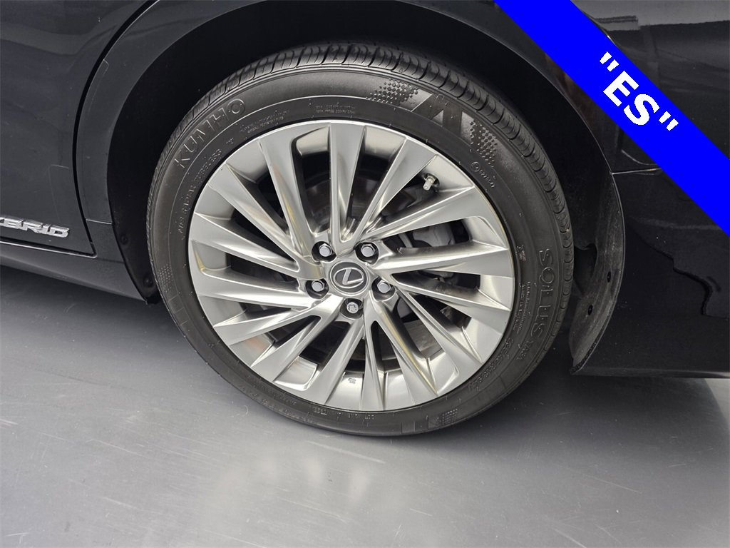 Used 2019 Lexus ES 300h image 18