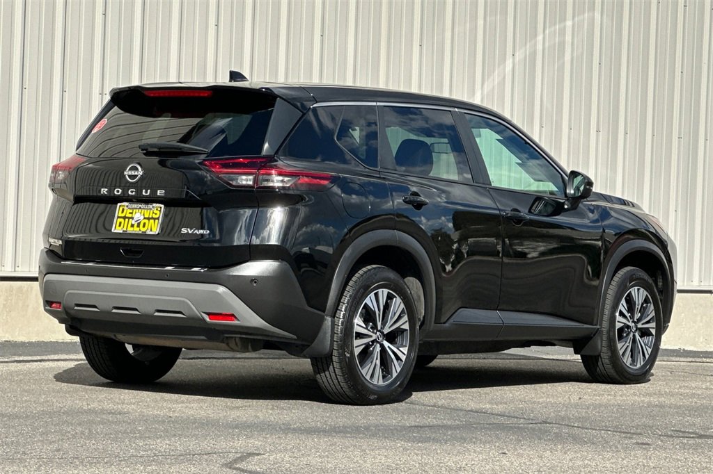 Used 2022 Nissan Rogue SV image 5
