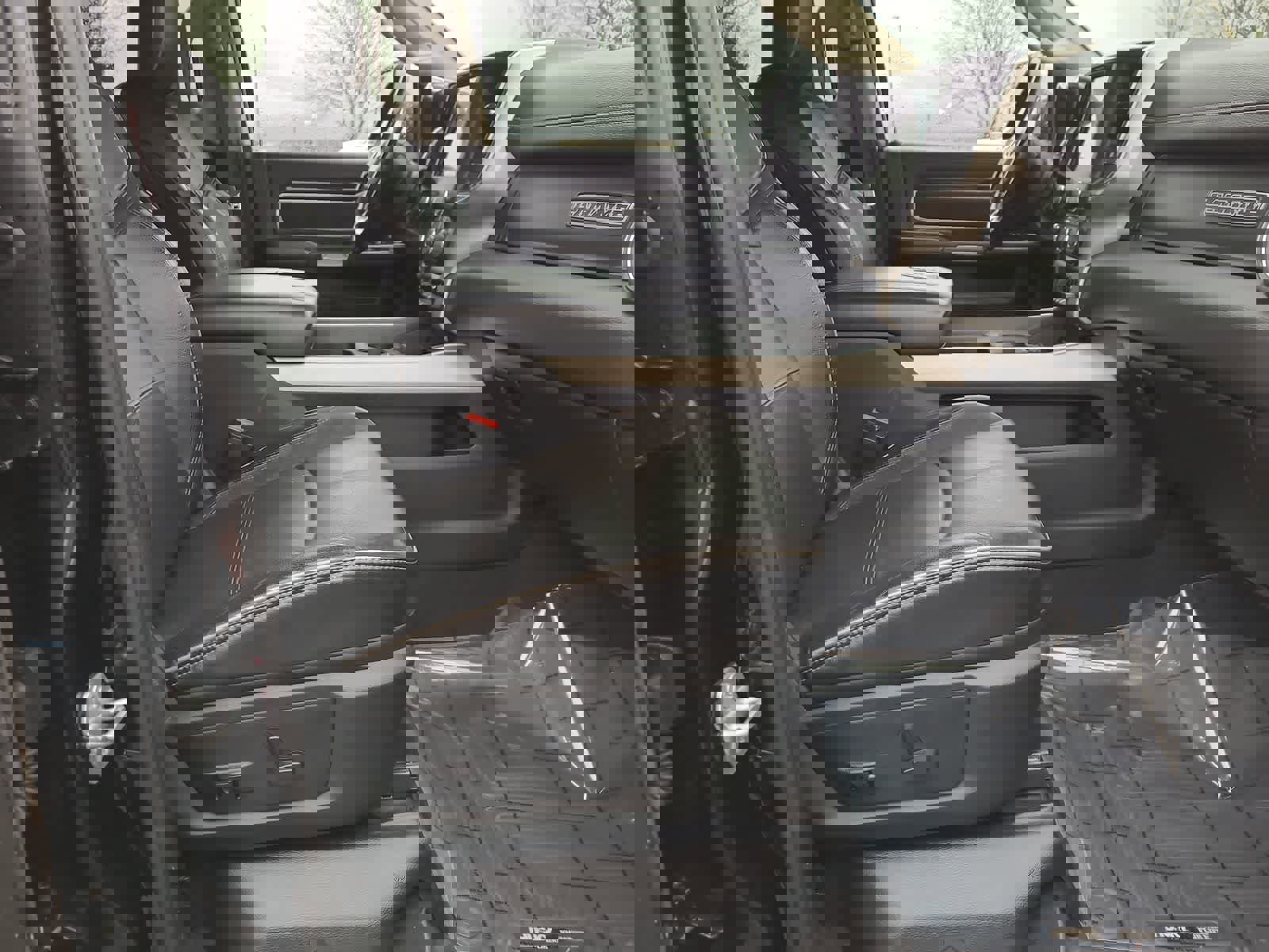 Used 2019 RAM 3500 Laramie image 22