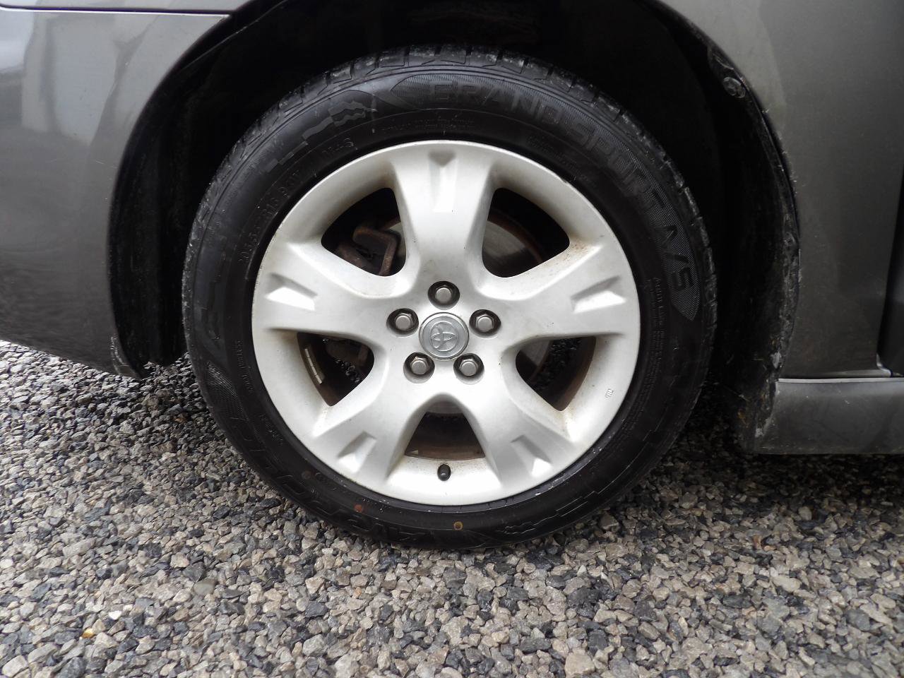 Used 2006 Toyota Matrix XR FWD image 18