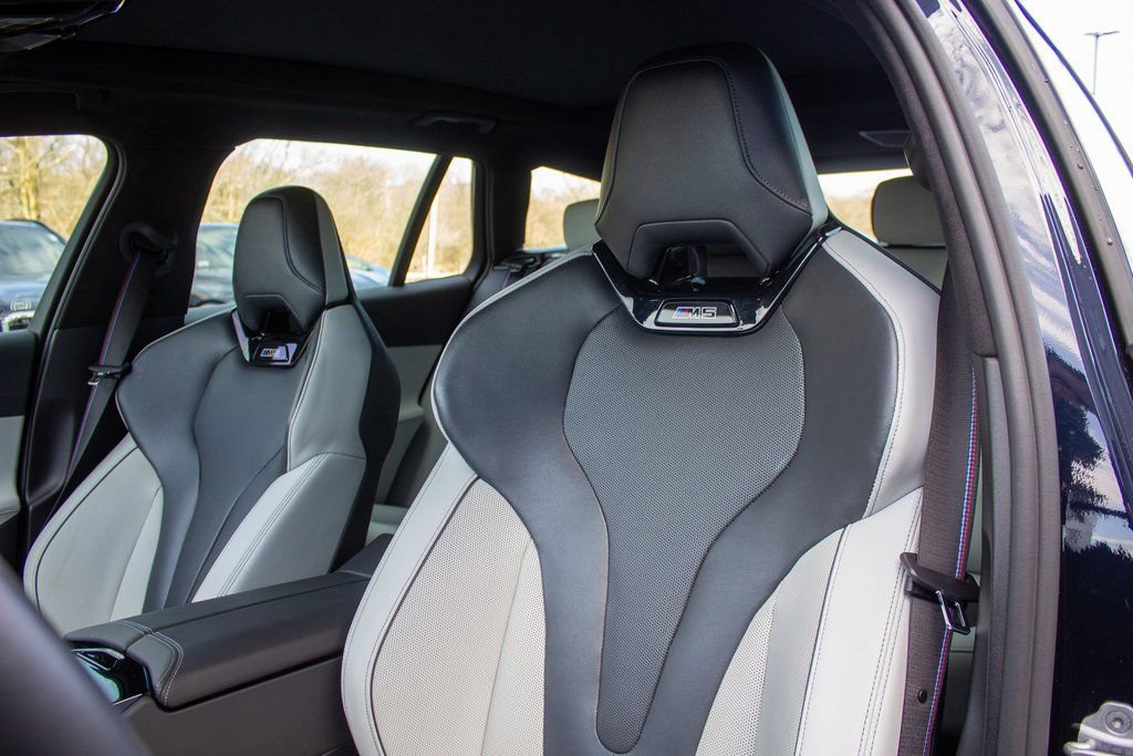 Used 2025 BMW M5 Touring image 12