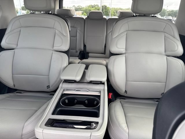 Used 2025 Lincoln Navigator Reserve AWD/4WD image 33