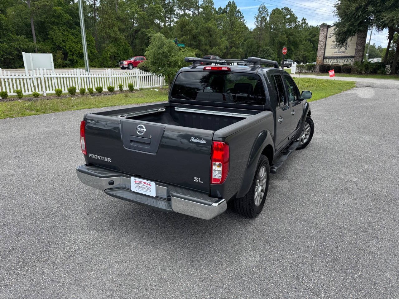 Used 2011 Nissan Frontier SL RWD image 6