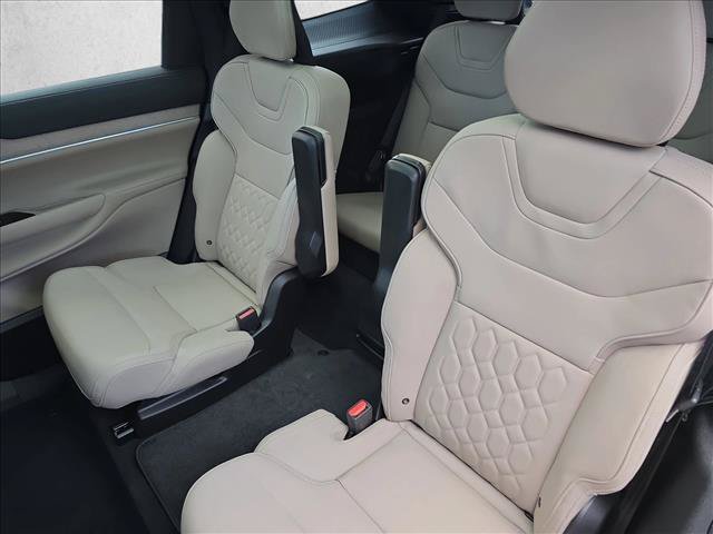 Used 2025 Volvo EX90 Ultra AWD/4WD image 14