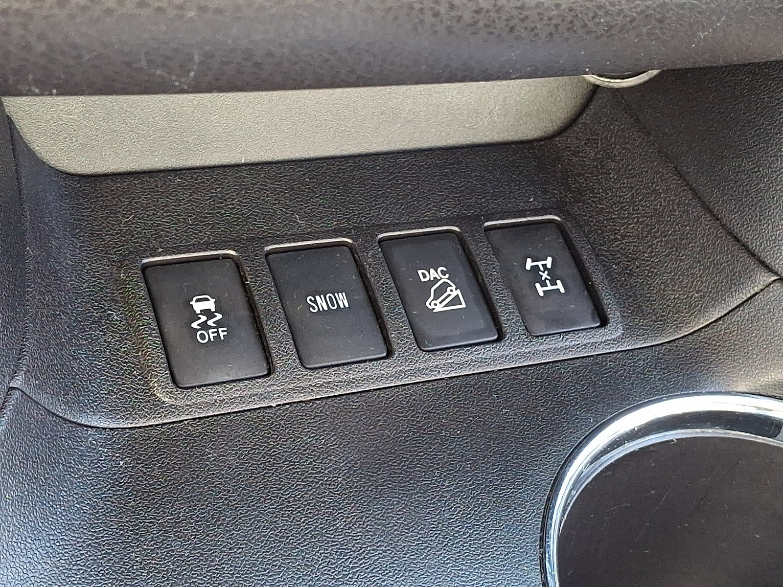 Used 2016 Toyota Highlander LE AWD/4WD image 29