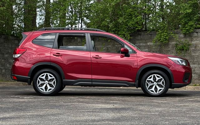Used 2020 Subaru Forester Premium image 2