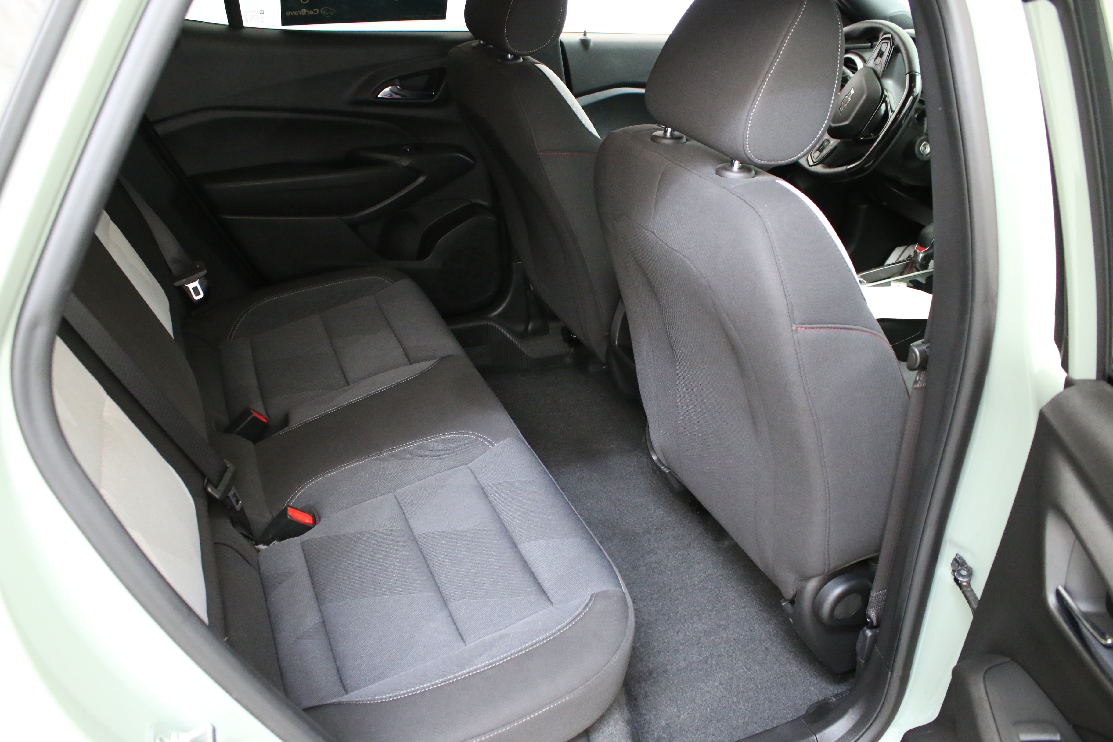 Certified 2024 Chevrolet Trax RS FWD image 24