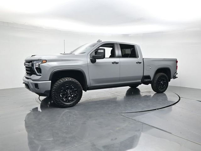 Used 2024 Chevrolet Silverado 2500 LTZ w/ LTZ Plus Package image 5