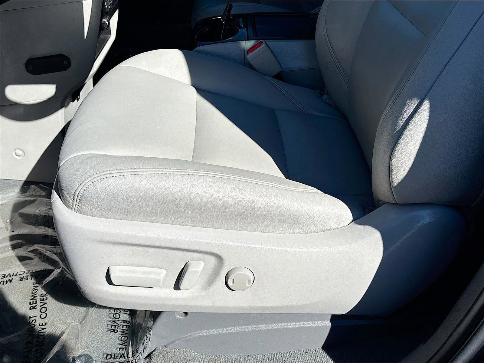 Used 2020 Toyota Sienna XLE image 19