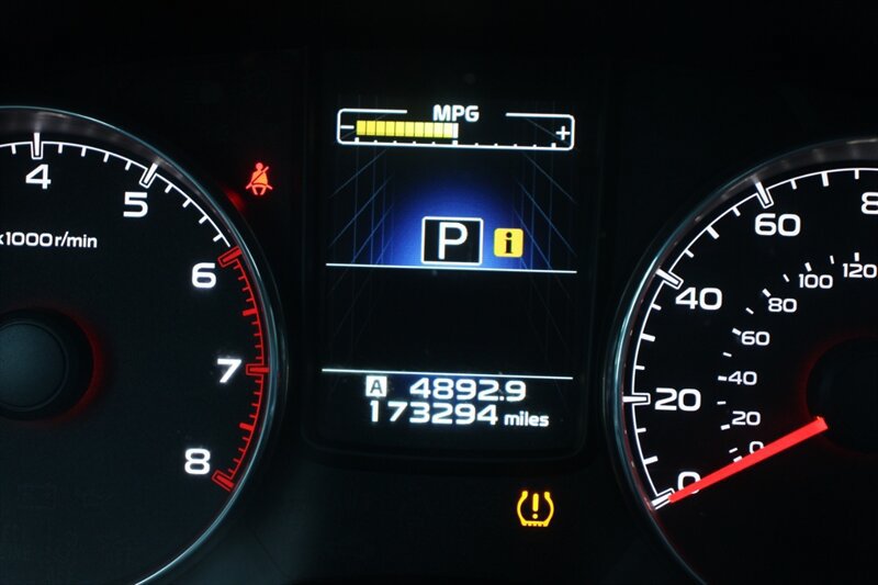 Used 2013 Subaru Outback 2.5i Limited AWD/4WD image 7