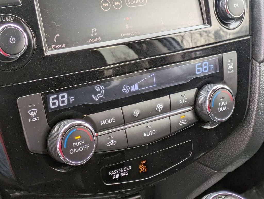 Used 2019 Nissan Rogue SV image 20