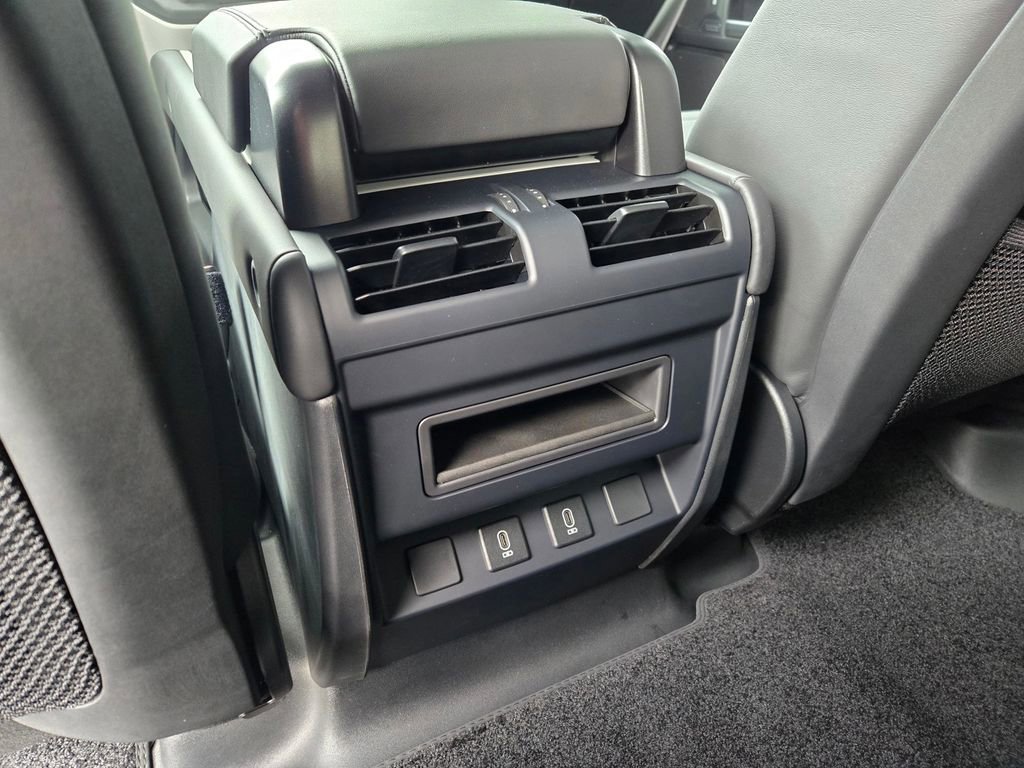 New 2026 Land Rover Defender 110 X-Dynamic SE AWD/4WD image 8