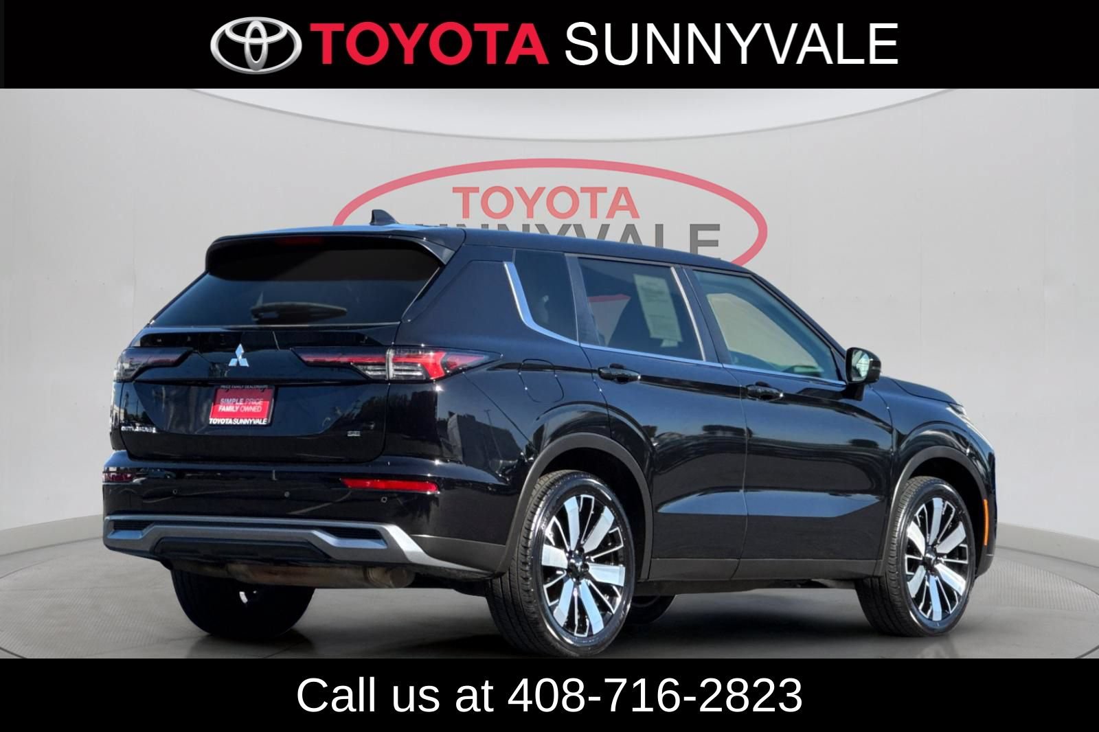 Used 2025 Mitsubishi Outlander SE FWD image 3