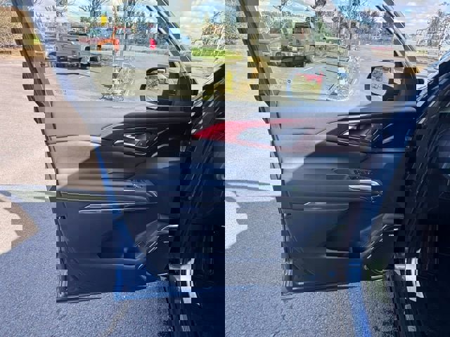 New 2026 Chevrolet Traverse RS image 14