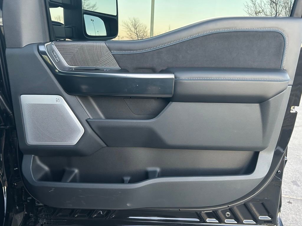 Used 2025 Ford F450 Platinum image 31