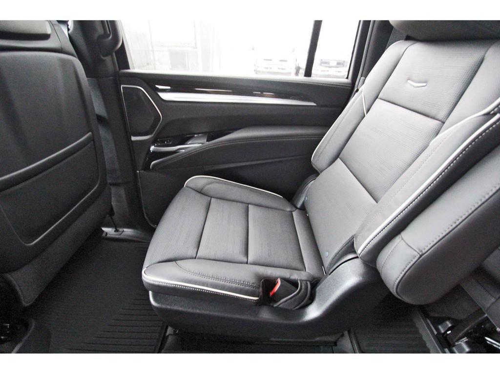 New 2026 Cadillac Escalade ESV Luxury w/ Touring Package AWD/4WD image 12