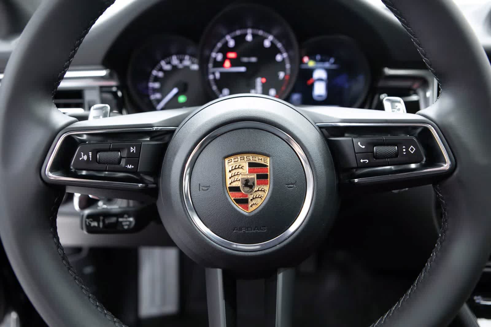 Certified 2026 Porsche Macan AWD/4WD image 14