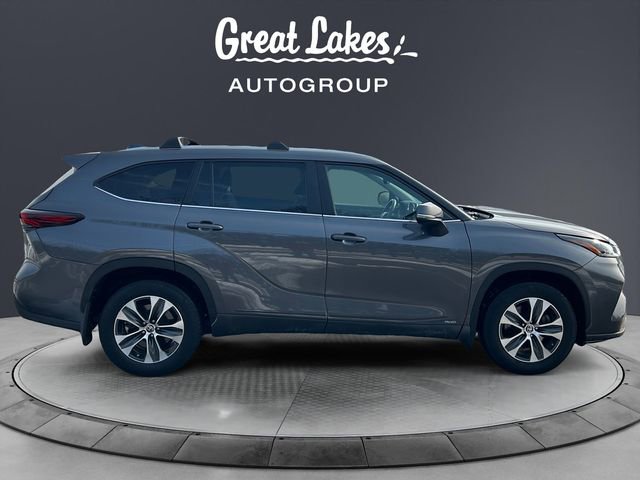 Certified 2024 Toyota Highlander XLE image 6