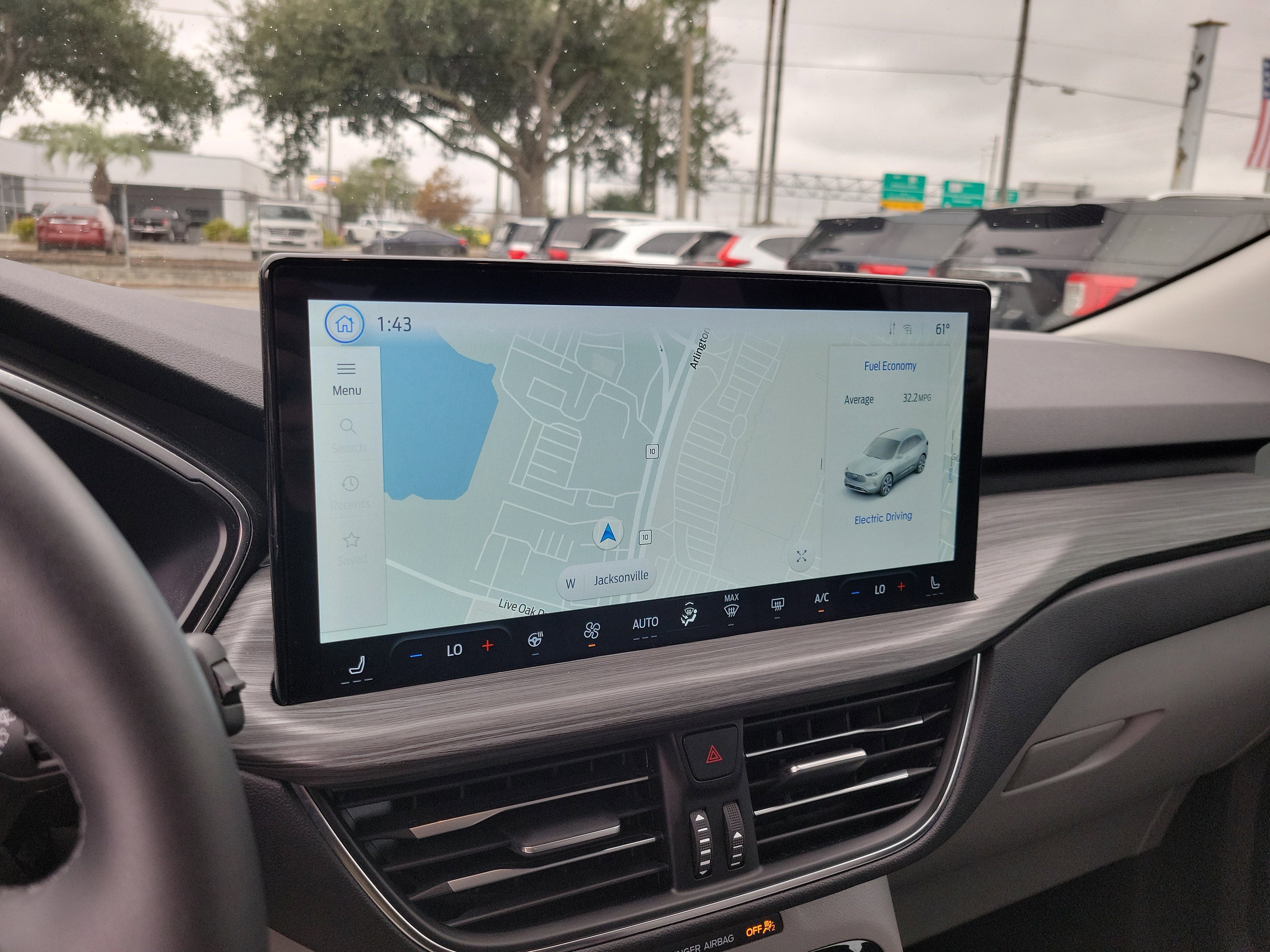 Used 2024 Ford Escape SE w/ PHEV Premium Package image 16