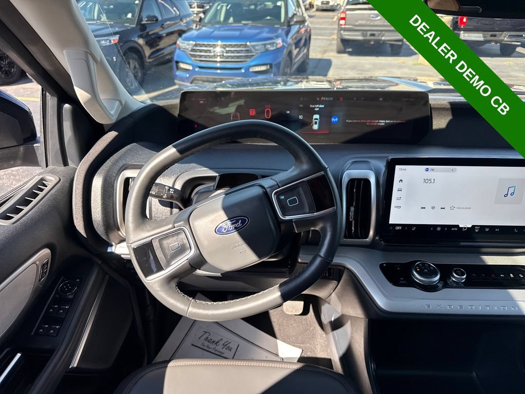 Used 2025 Ford Expedition Active AWD/4WD image 24