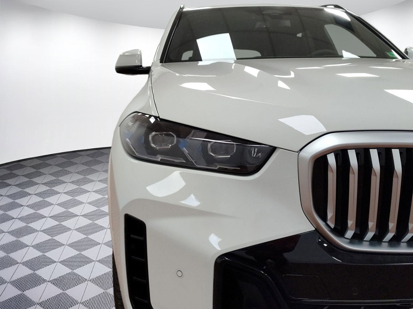 New 2026 BMW X5 xDrive50e w/ M Sport Package image 10