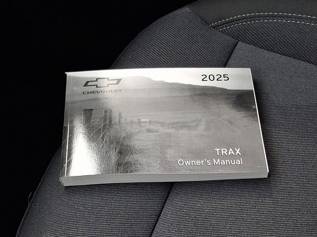 Certified 2025 Chevrolet Trax RS w/ Driver Confidence Package image 24